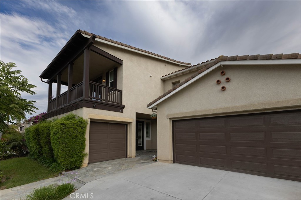 8034 E Portico