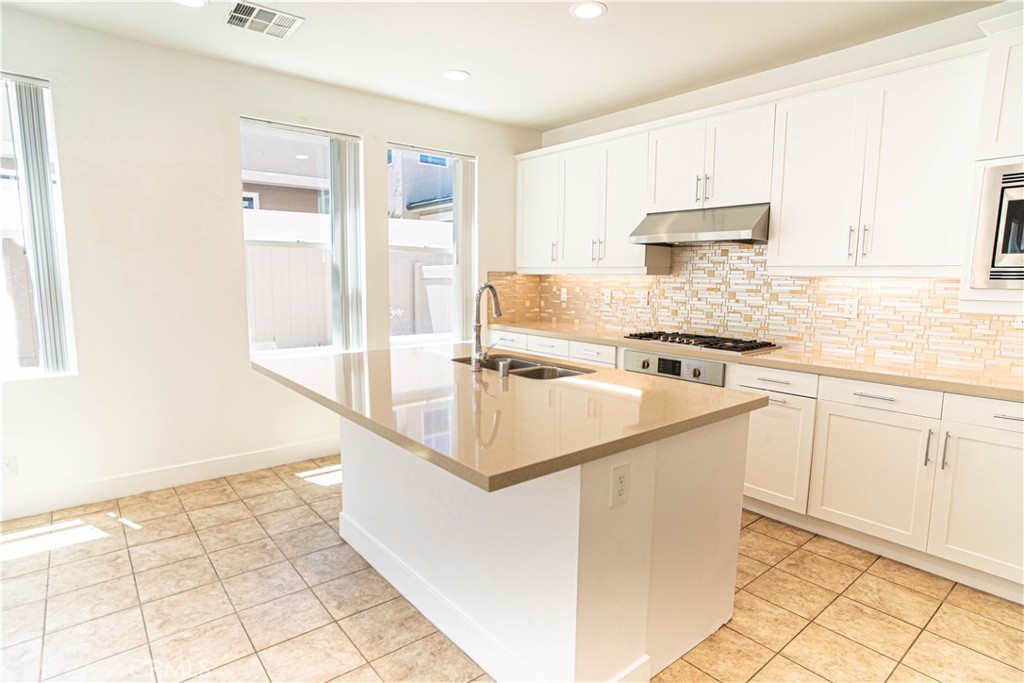 1221 Viejo Hills Drive