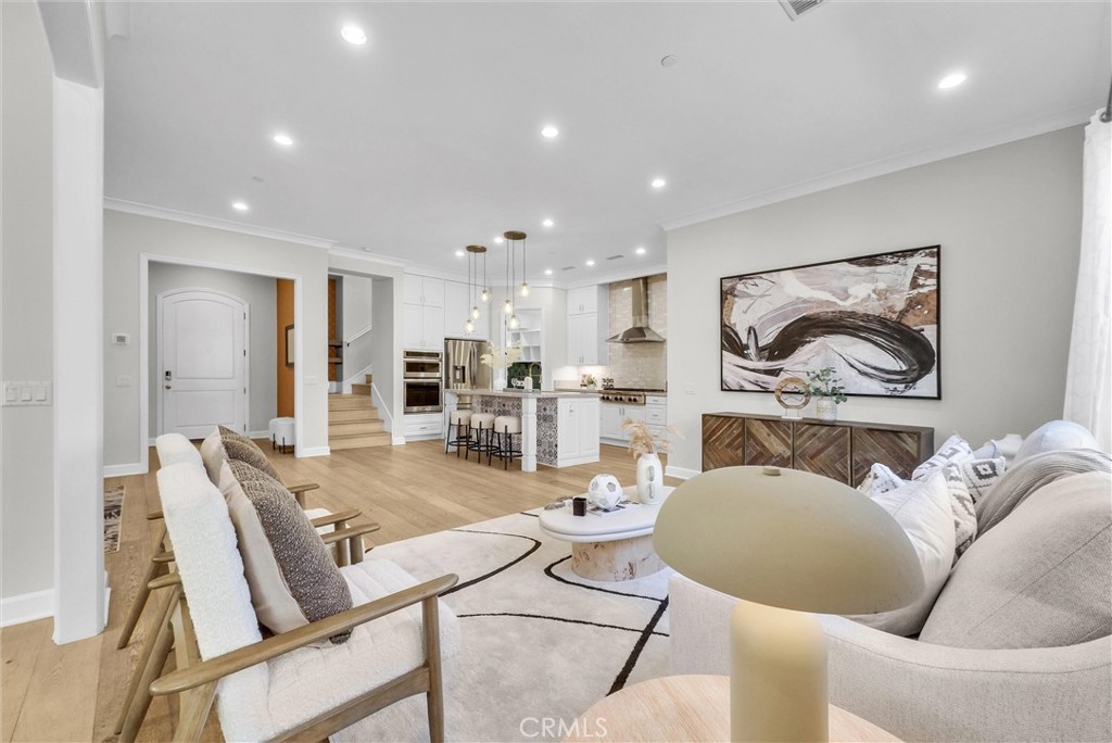 61 Acorn Glen