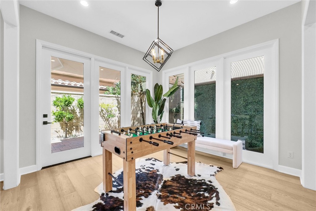 61 Acorn Glen