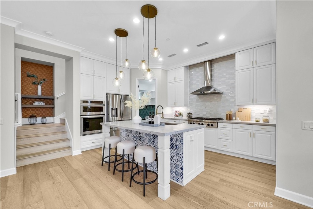 61 Acorn Glen