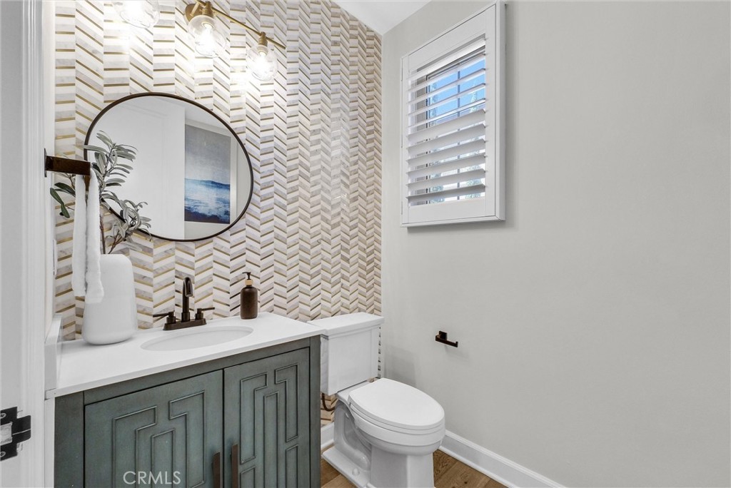 61 Acorn Glen