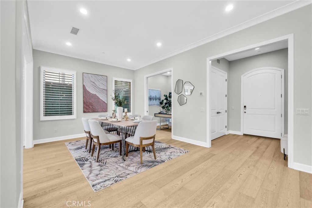 61 Acorn Glen