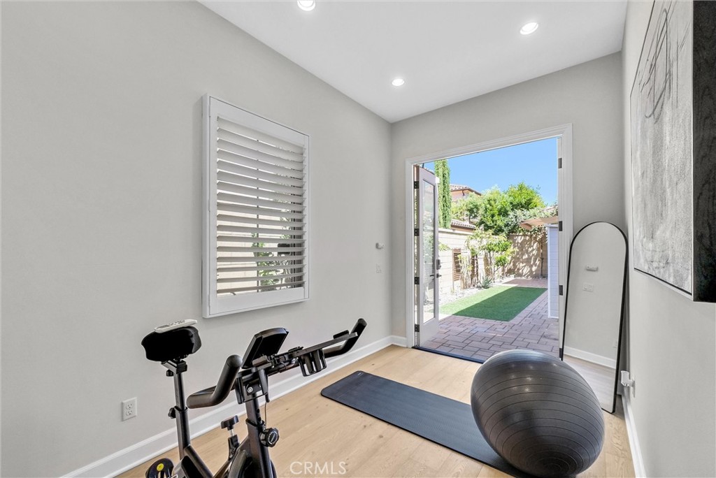 61 Acorn Glen