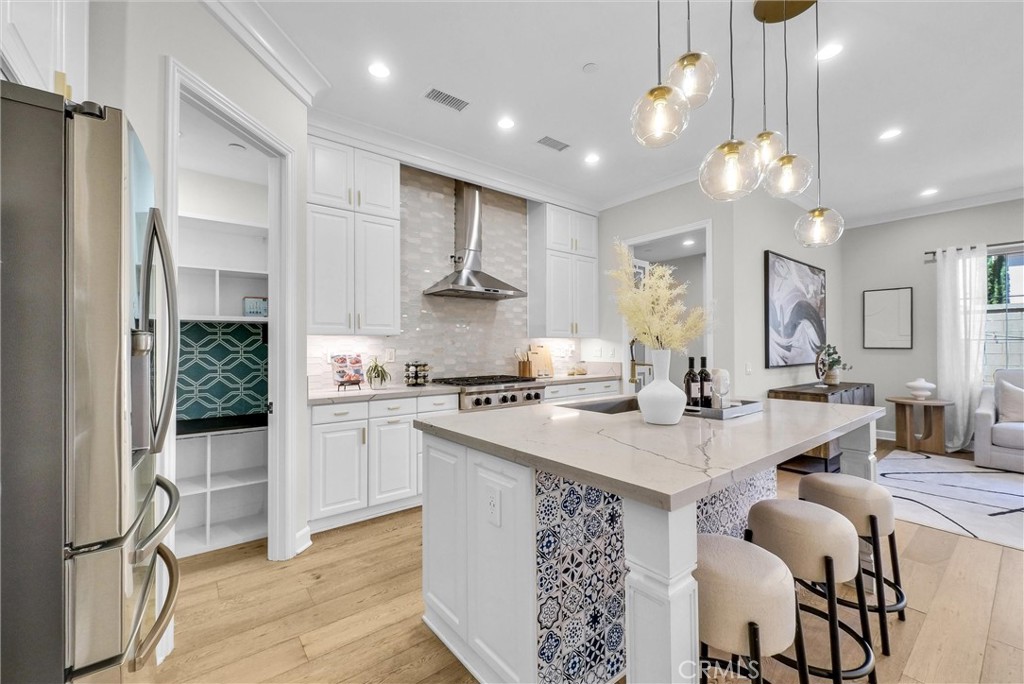 61 Acorn Glen