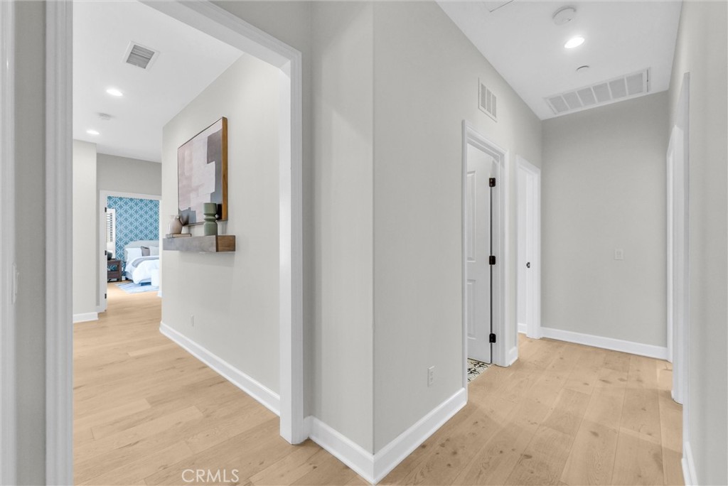 61 Acorn Glen
