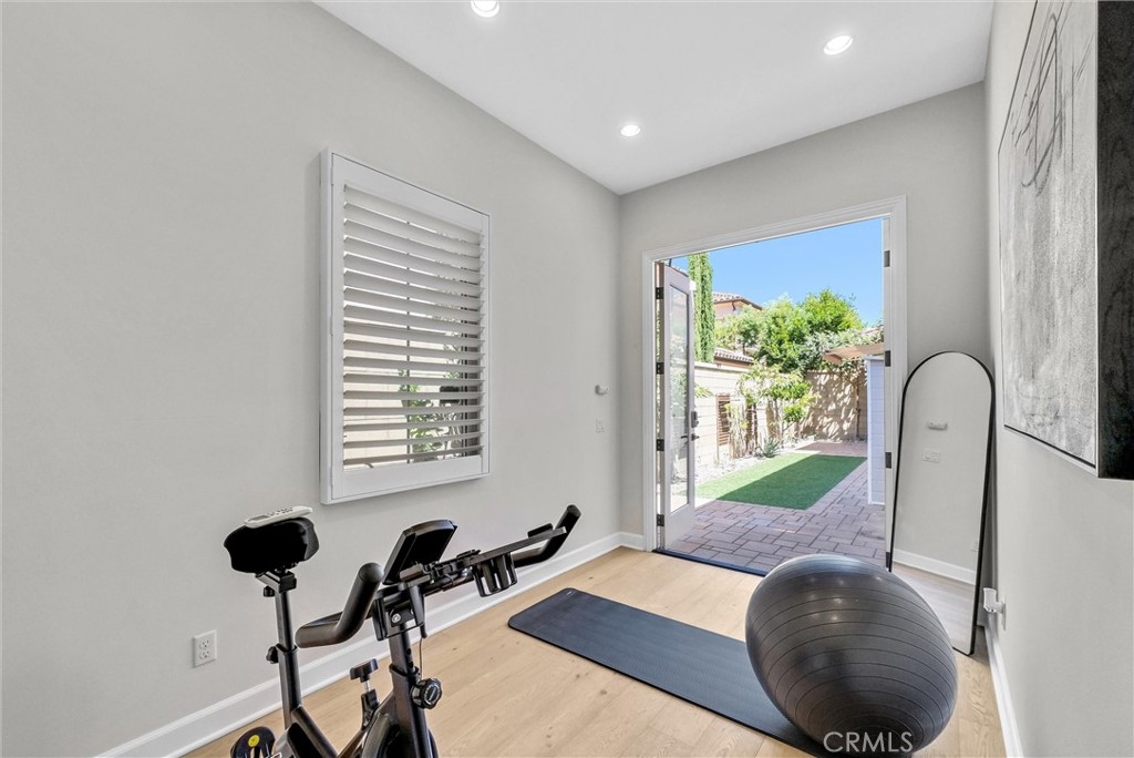 61 Acorn Glen