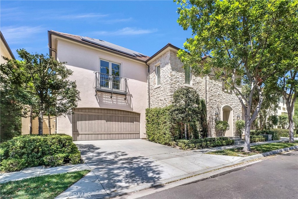 61 Acorn Glen