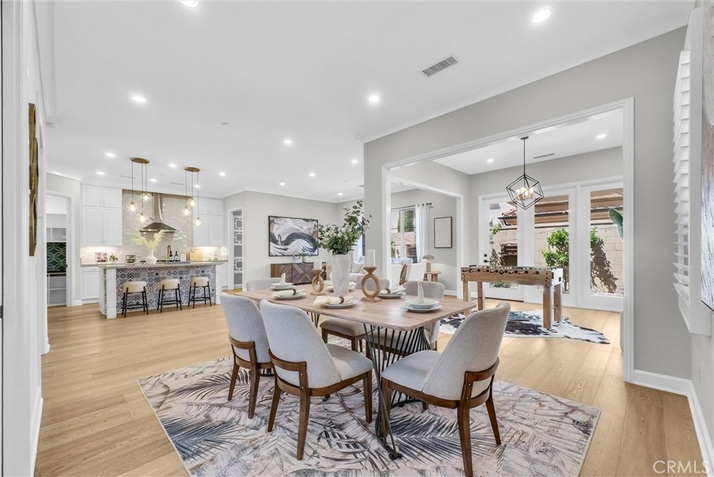 61 Acorn Glen