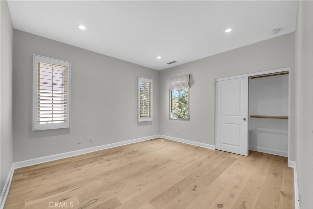 61 Acorn Glen