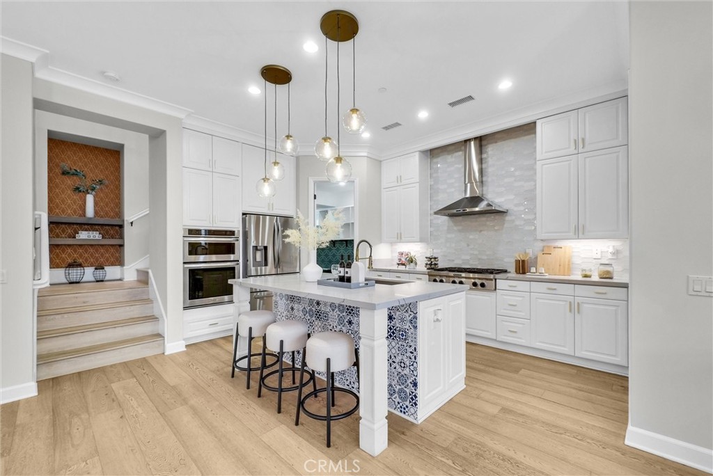 61 Acorn Glen