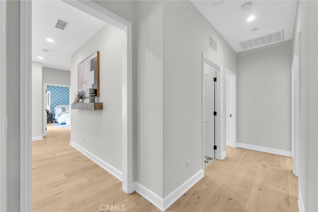 61 Acorn Glen