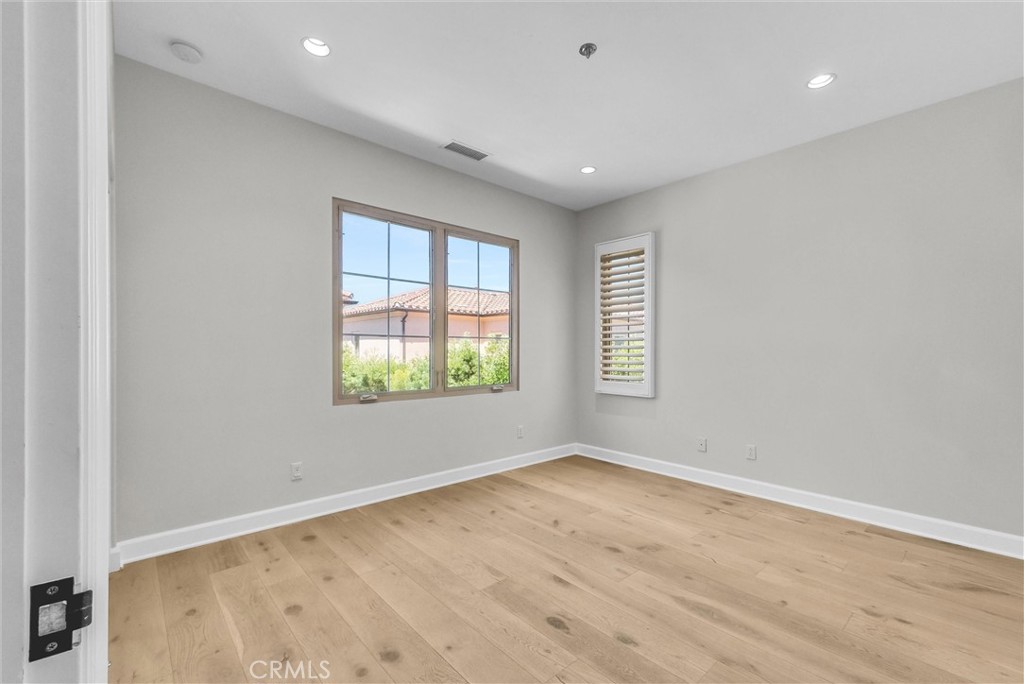 61 Acorn Glen