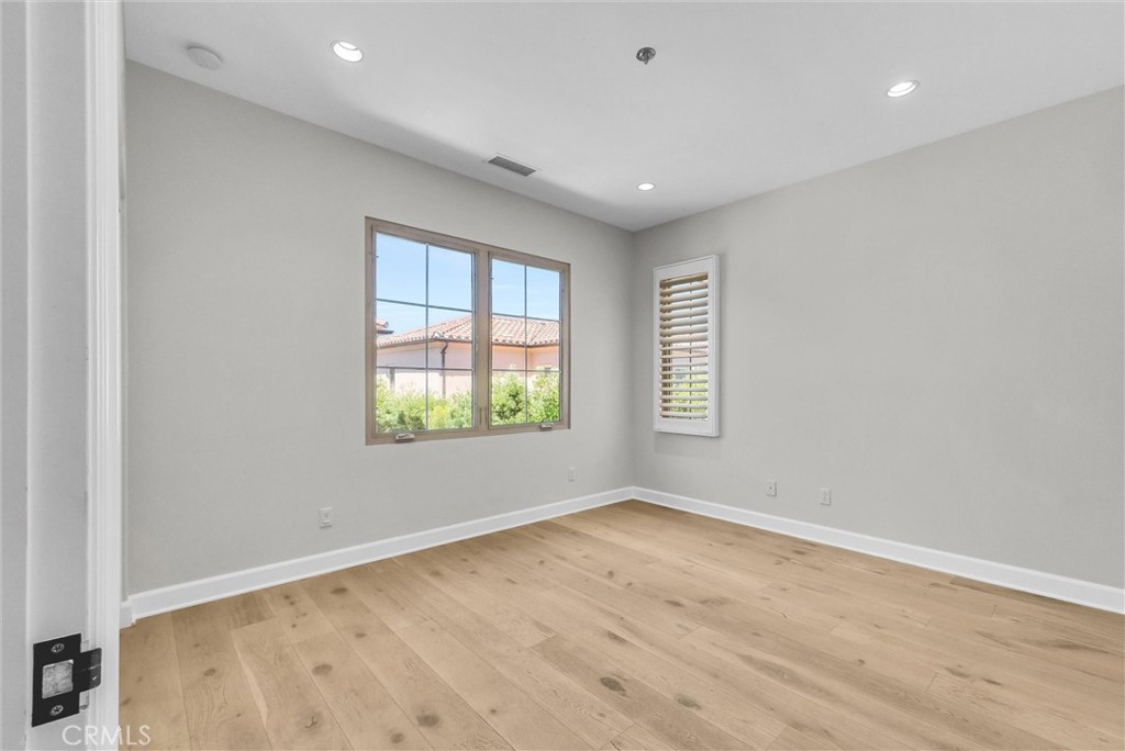61 Acorn Glen