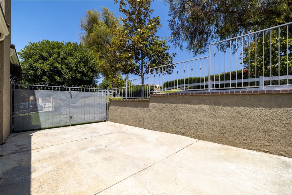 5710 Via Del Potrero