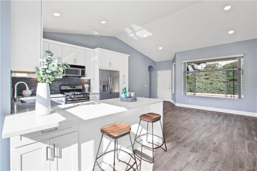 19431 Rue De Valore 49A