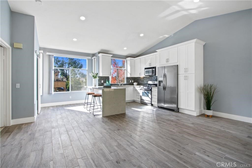 19431 Rue De Valore 49A