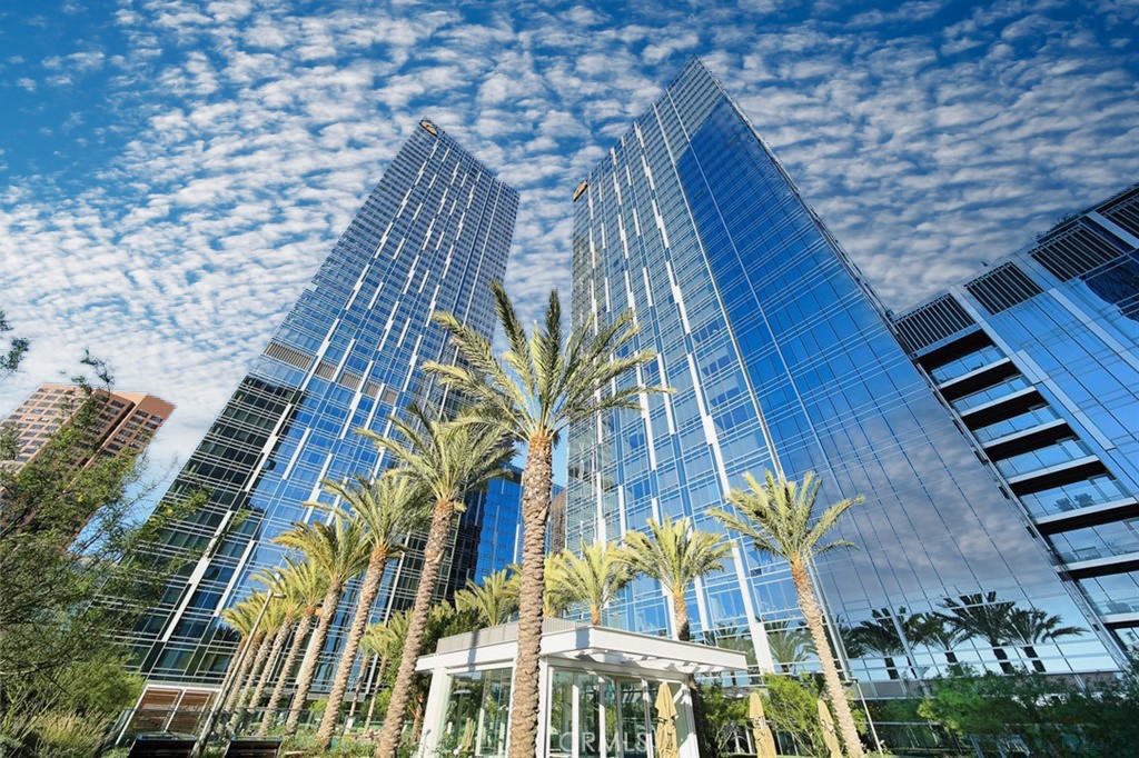 877 Francisco Street 1818