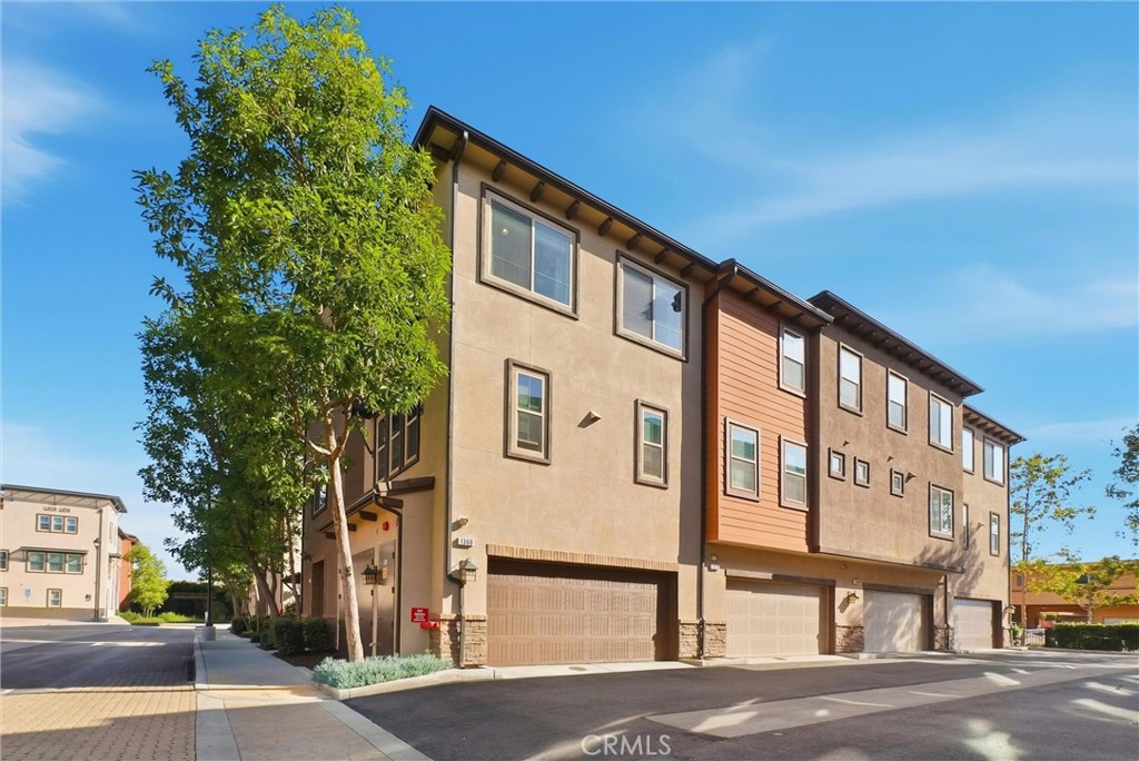 1360 Clementine Way