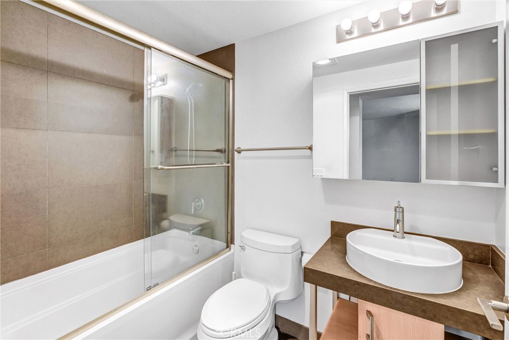 1234 Wilshire Boulevard 207