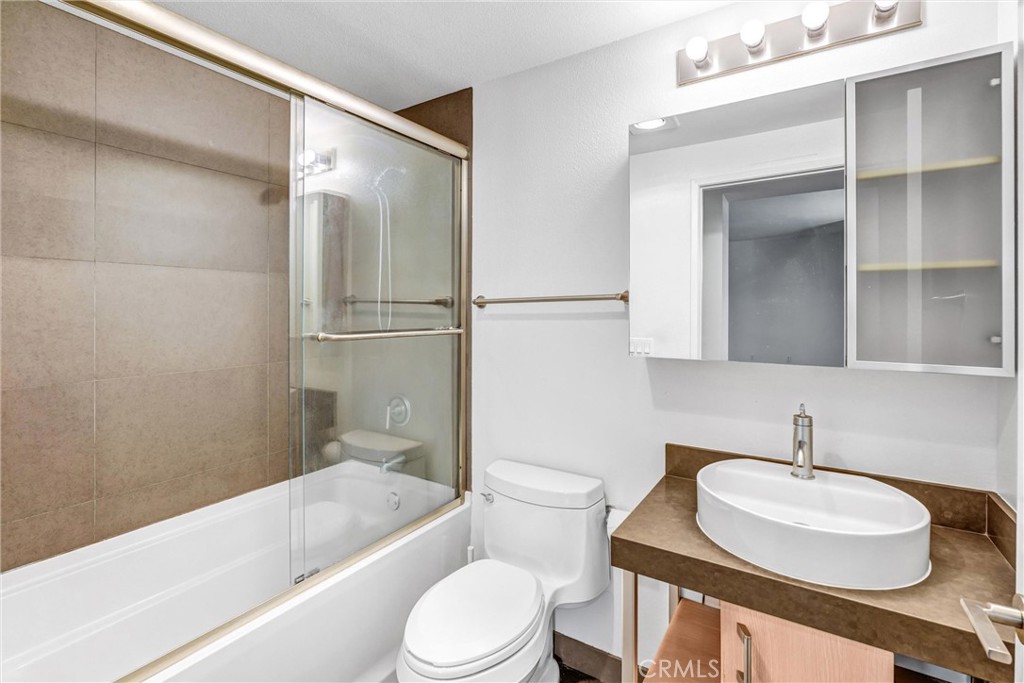 1234 Wilshire Boulevard 207