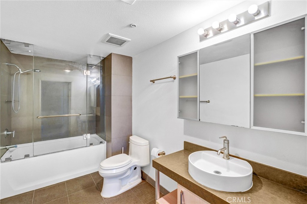 1234 Wilshire Boulevard 207