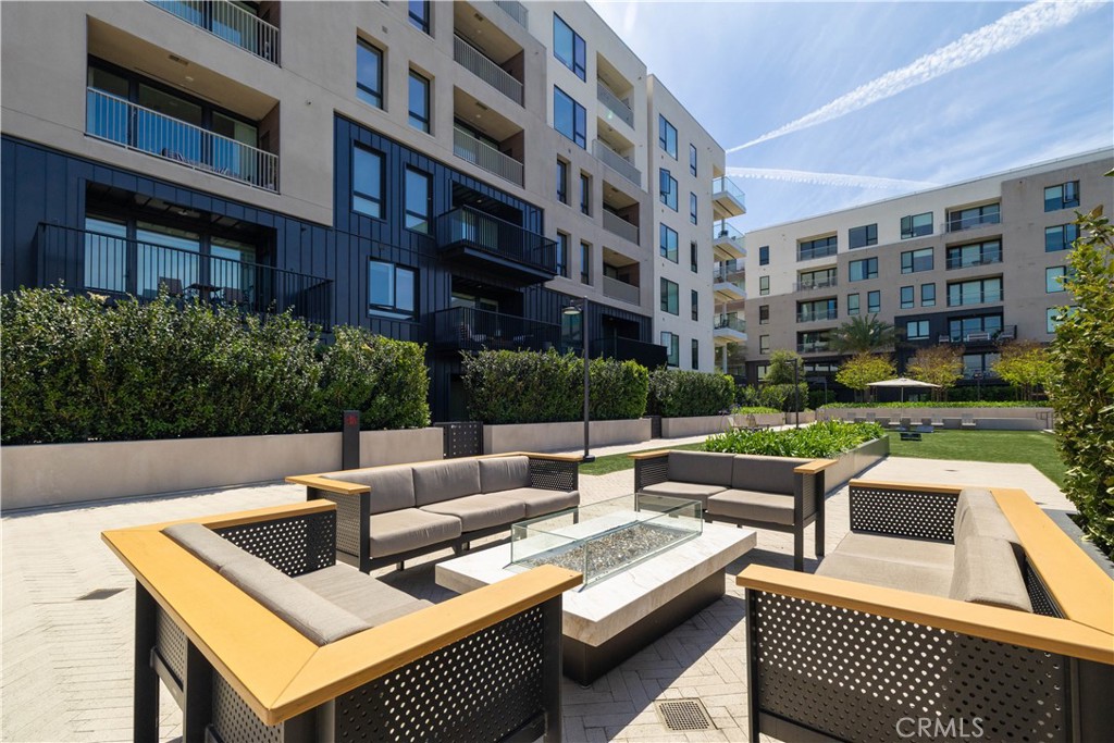 1107 Rivington