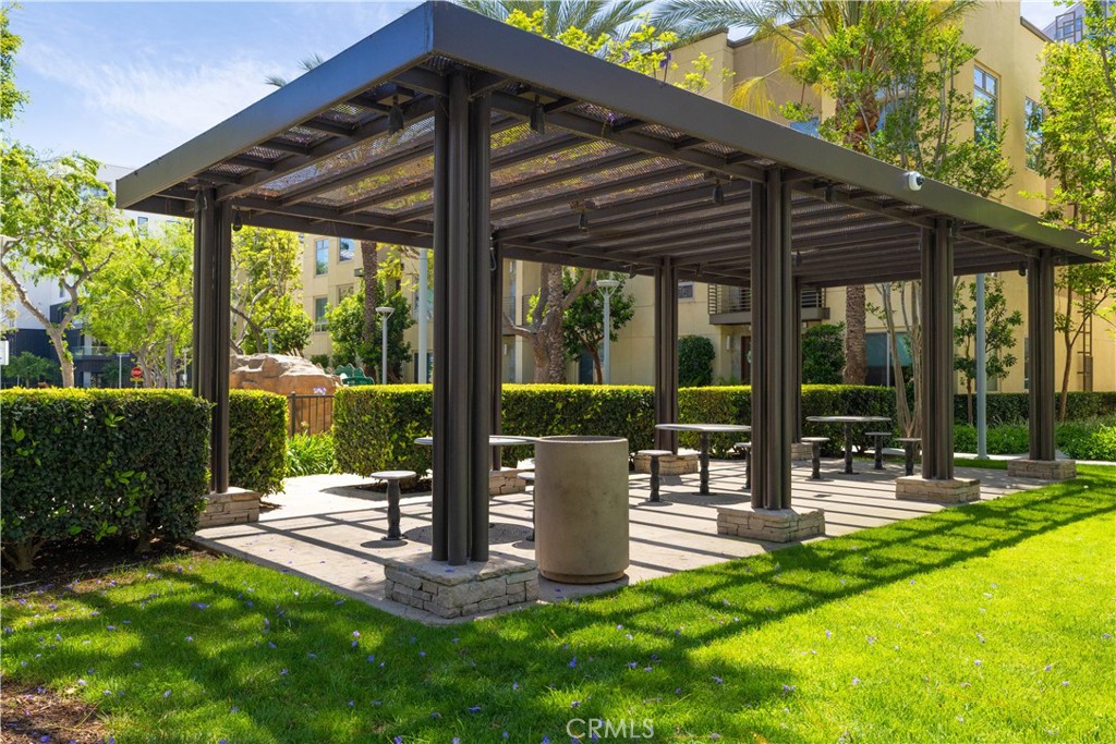 1107 Rivington