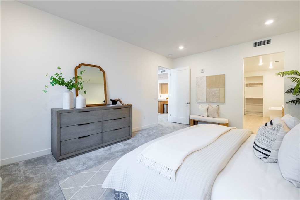 1107 Rivington
