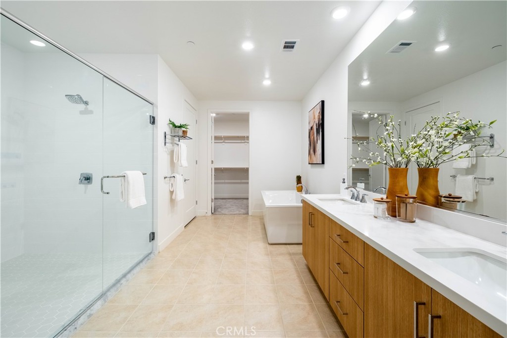 1107 Rivington