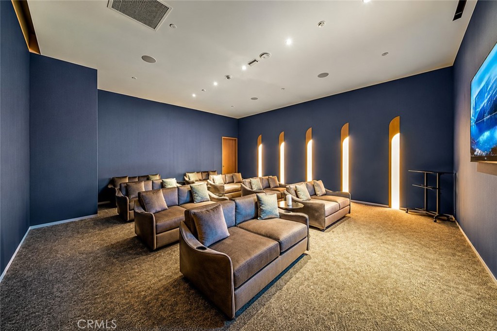 877 Francisco Street 1818