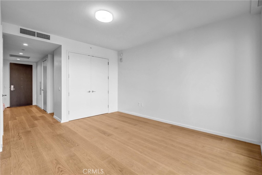 877 Francisco Street 1818