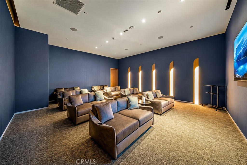 877 Francisco Street 1818