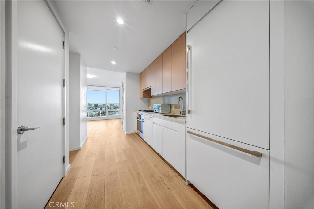 877 Francisco Street 1818