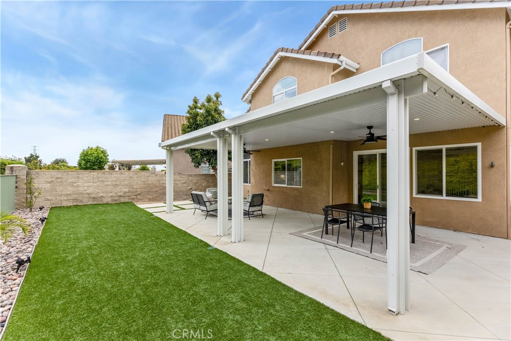 2688 N Bentley