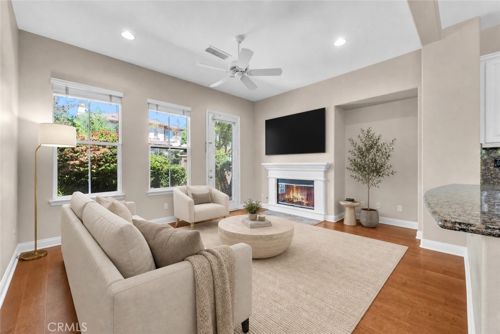 23 Carpenteria