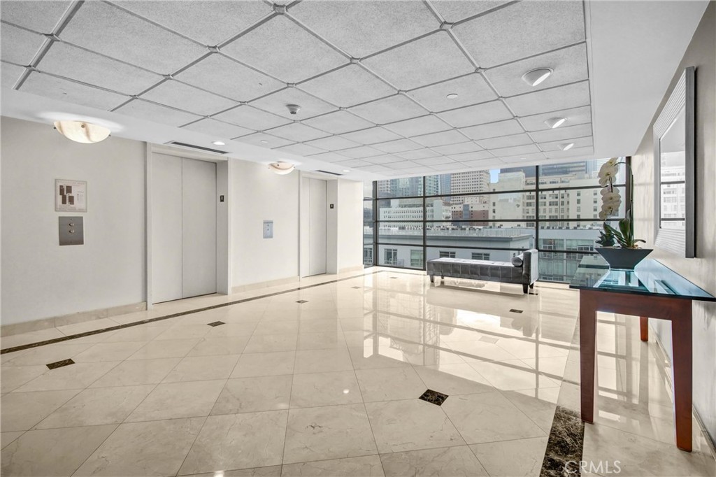600 W 9th 1103