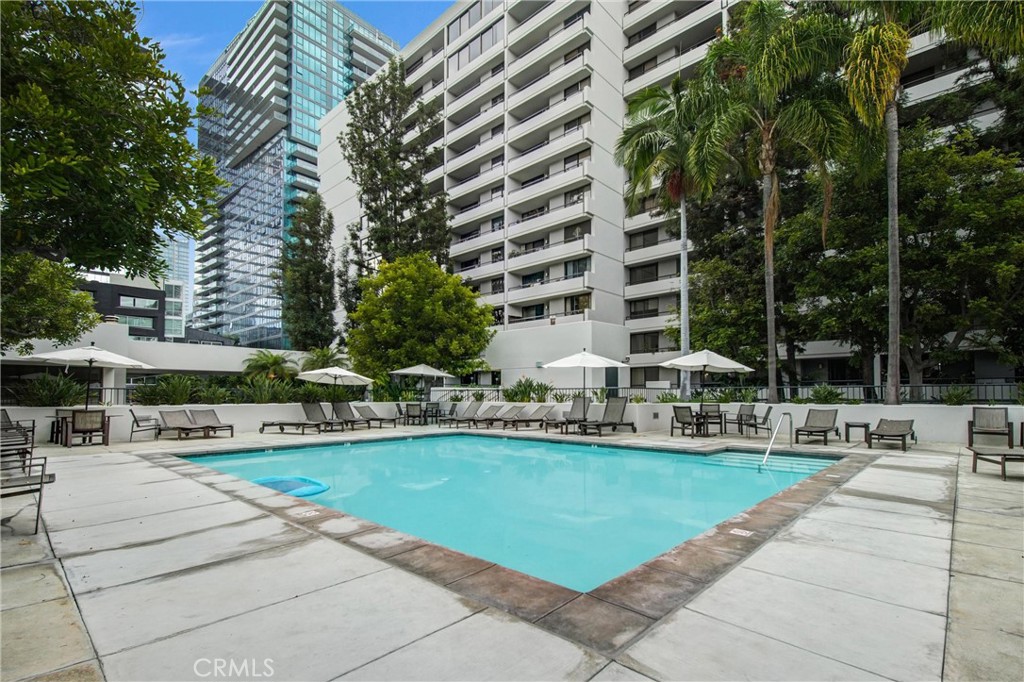 600 W 9th 1103
