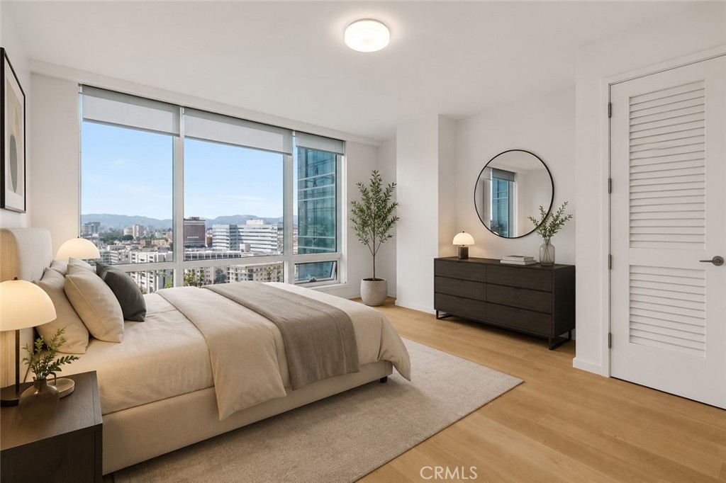 877 Francisco Street 1818