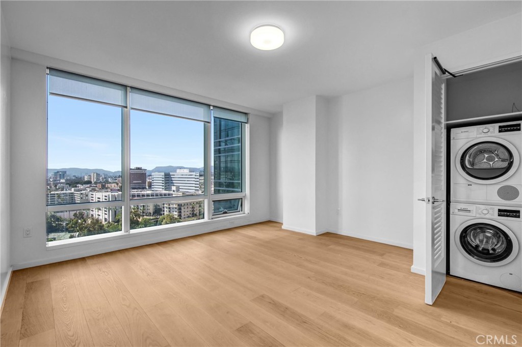 877 Francisco Street 1818