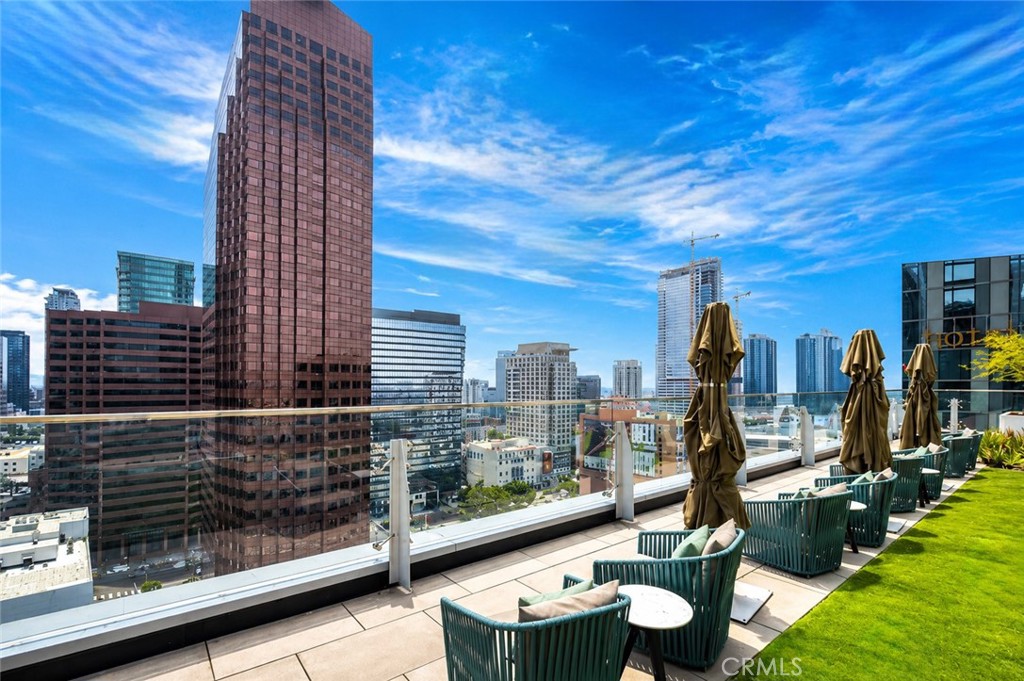 877 Francisco Street 1818