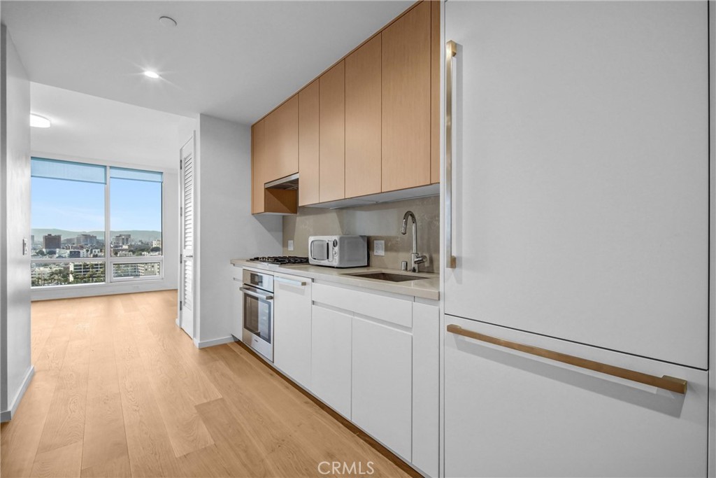 877 Francisco Street 1818