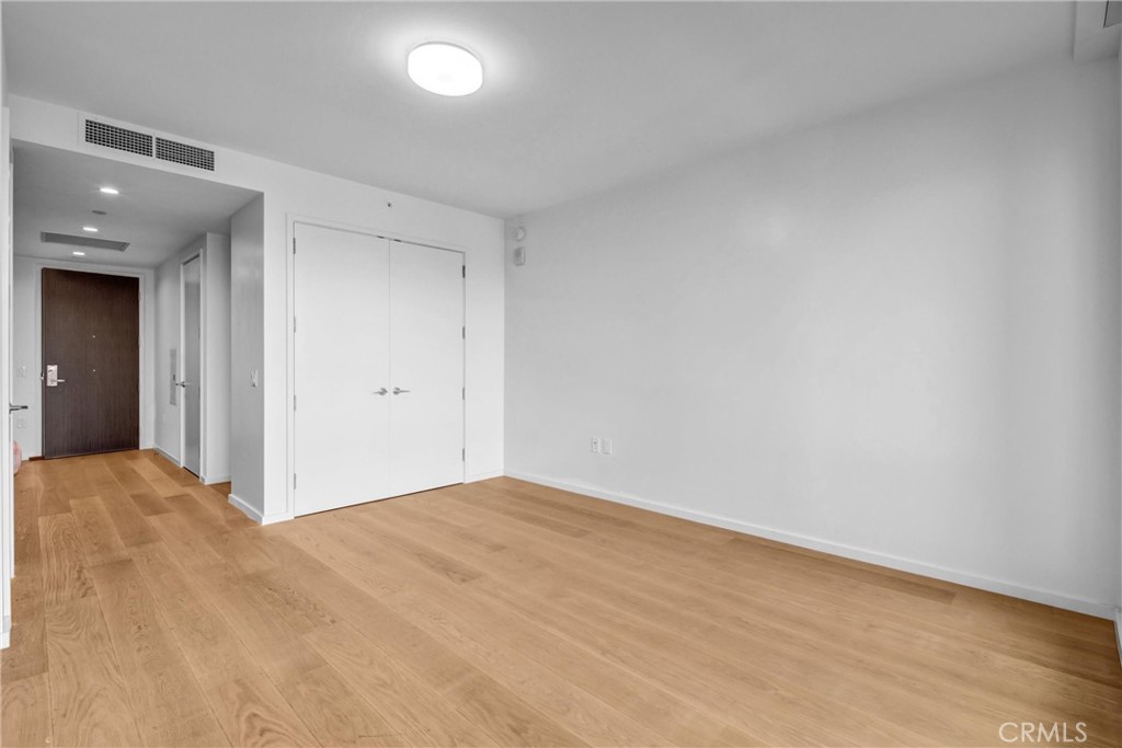 877 Francisco Street 1818