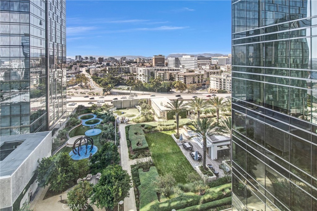 877 Francisco Street 1818
