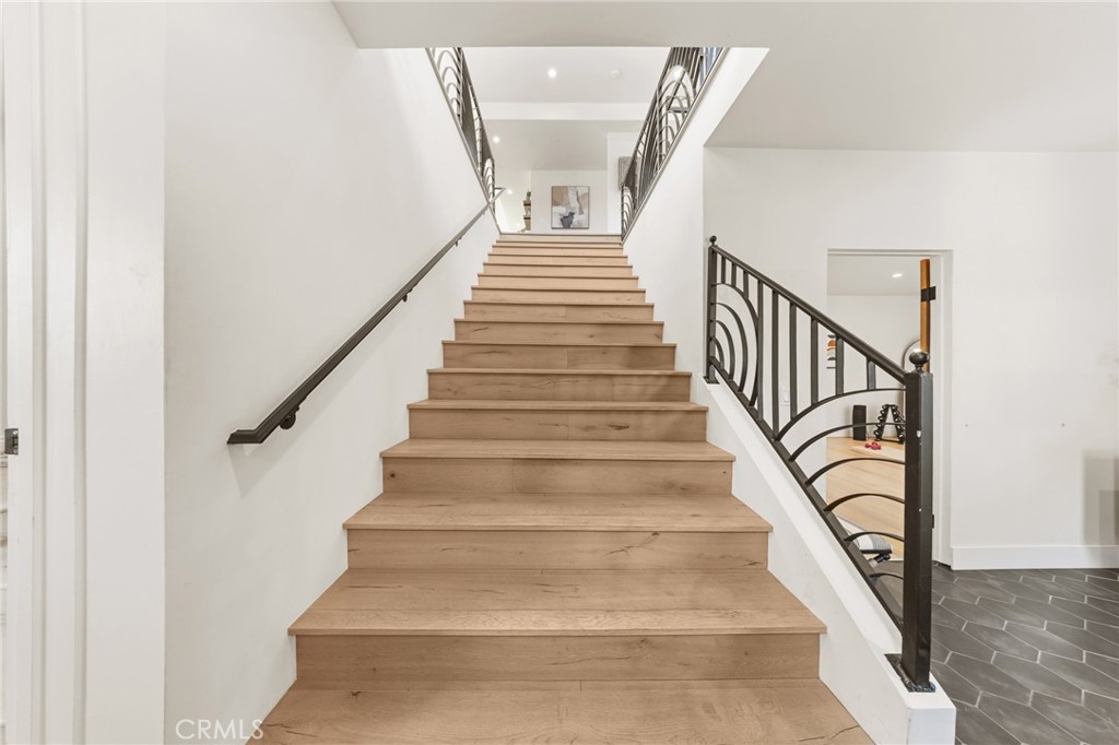 2927 Park Center