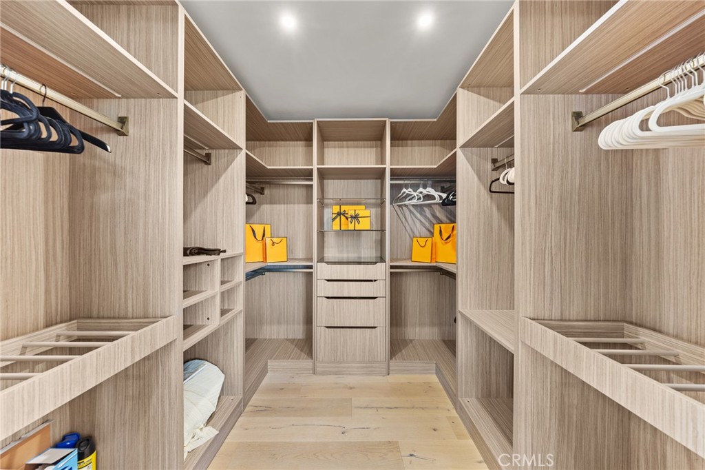 2927 Park Center