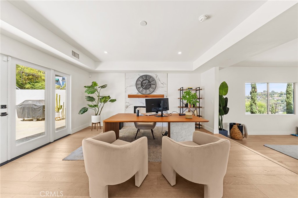 2927 Park Center