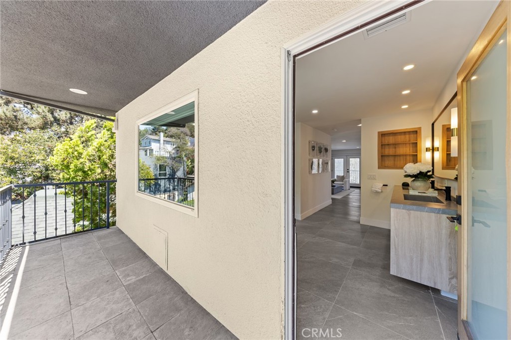 2927 Park Center