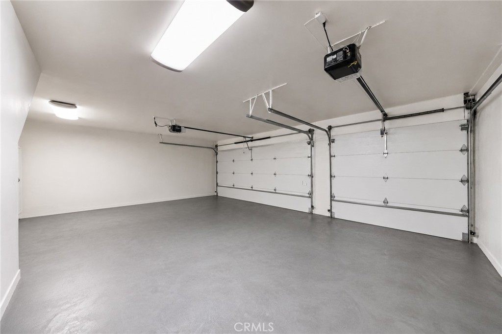 2927 Park Center