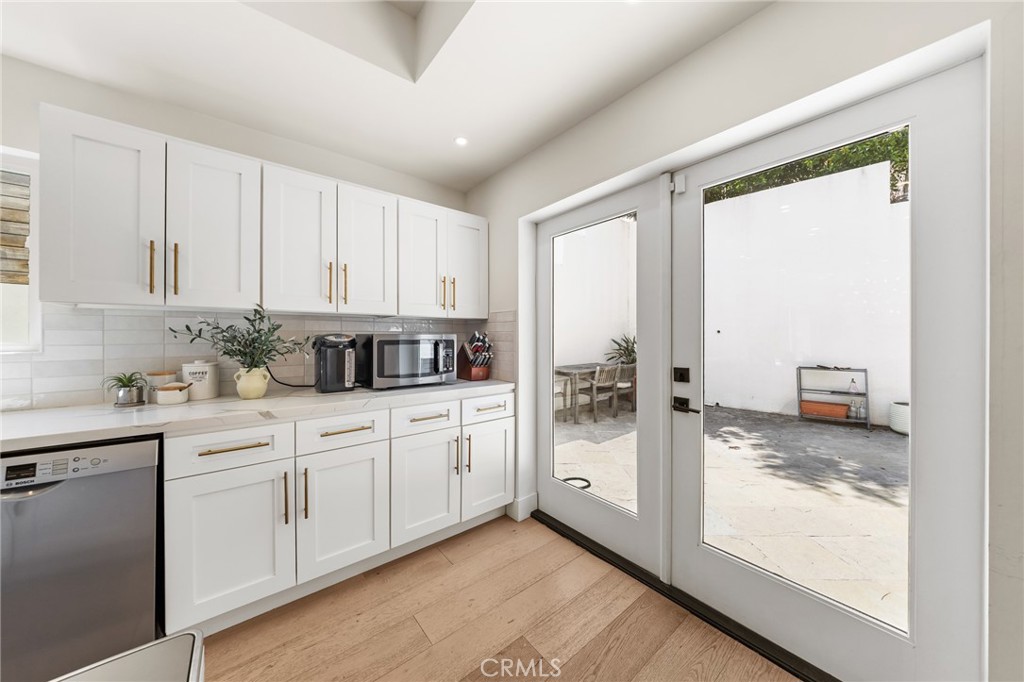 2927 Park Center
